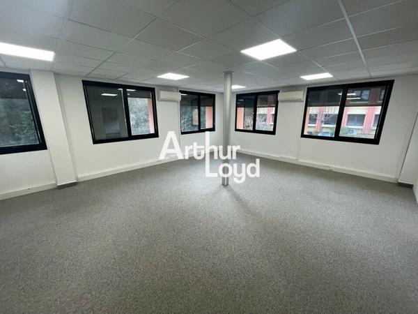 Bureaux à louer 84.44 m² Sophia Antipolis - Environnement paysager