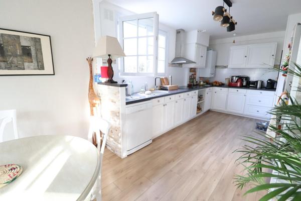 JOLIE MAISON 4 CHAMBRES 2 SALLES DE B. & GARAGE