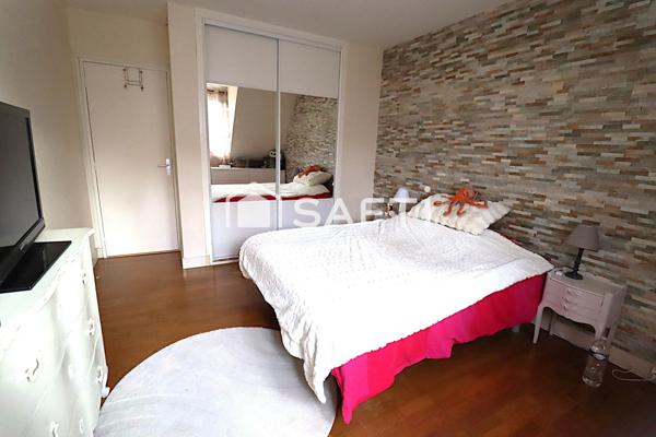 JOLIE MAISON 4 CHAMBRES 2 SALLES DE B. & GARAGE