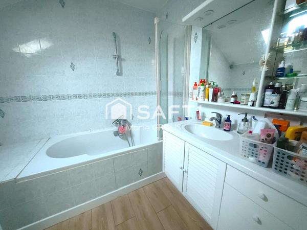 JOLIE MAISON 4 CHAMBRES 2 SALLES DE B. & GARAGE