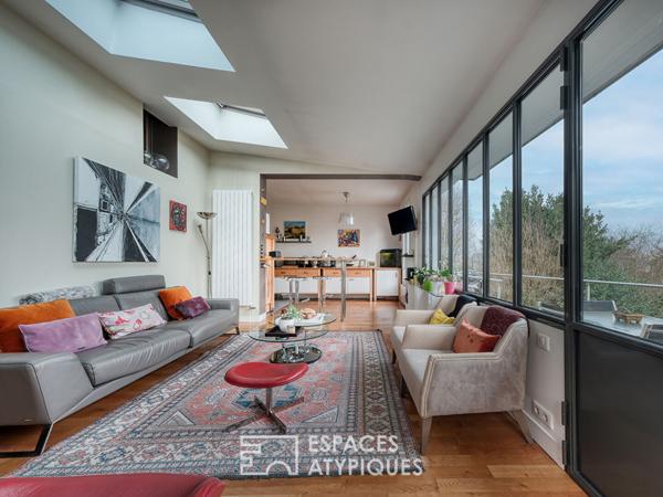 Maison familiale bourgeoise avec grande pièce de vie, jardin et proximité gare.