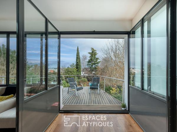 Maison familiale bourgeoise avec grande pièce de vie, jardin et proximité gare.