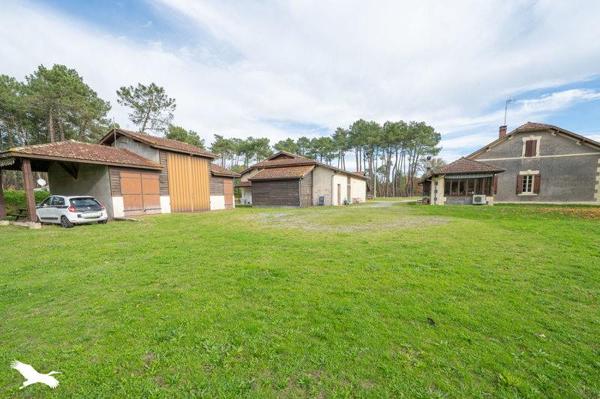 Maison à vendre 1 600 000 € Saint-Julien-en-Born 6 p 166 m² DPE E