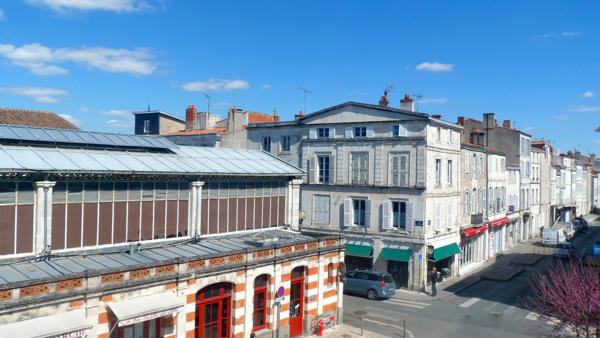 LES HALLES 1