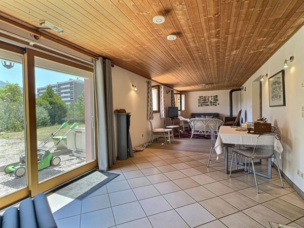 Maison Chambéry quartier Montjay,  développe près de 150 m2 sur 719m2 de terrain