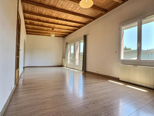 Maison Chambéry quartier Montjay,  développe près de 150 m2 sur 719m2 de terrain