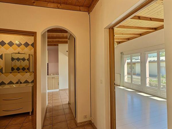 Maison Chambéry quartier Montjay,  développe près de 150 m2 sur 719m2 de terrain