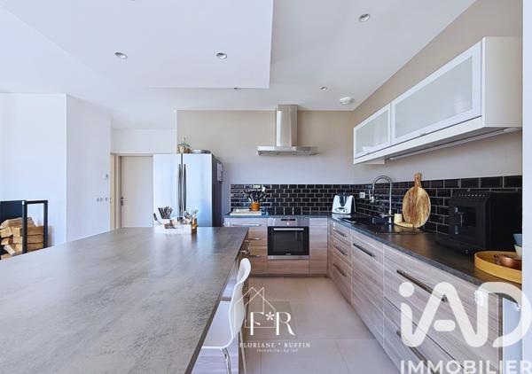 Maison à vendre 4 pièces 200 m² Le Pontet