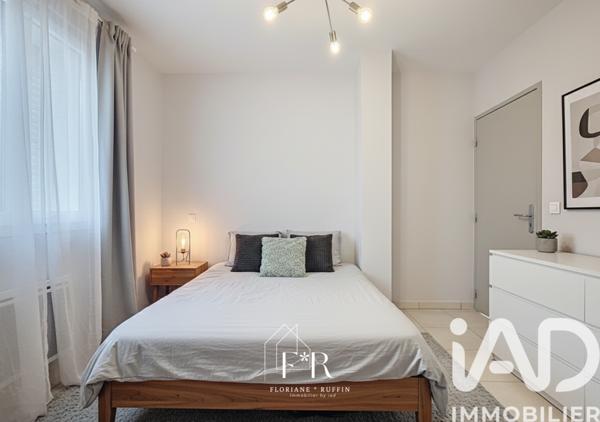 Maison à vendre 4 pièces 200 m² Le Pontet