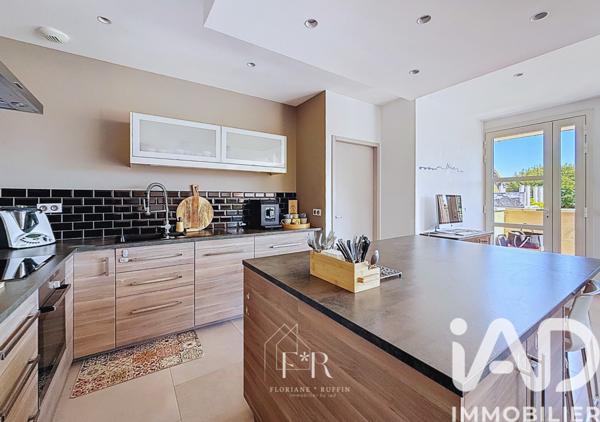 Maison à vendre 4 pièces 200 m² Le Pontet