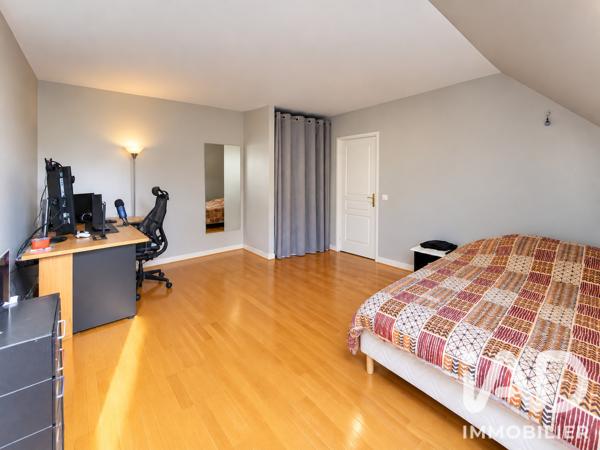 Maison à vendre 7 pièces 156,24 m² Le Mesnil-Saint-Denis