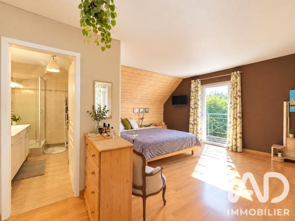 Maison à vendre 7 pièces 156,24 m² Le Mesnil-Saint-Denis