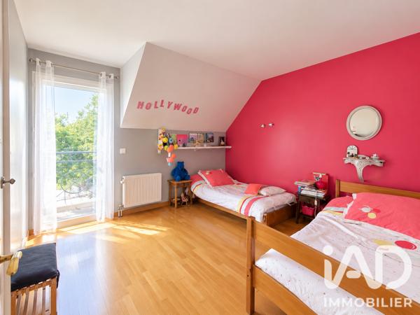 Maison à vendre 7 pièces 156,24 m² Le Mesnil-Saint-Denis