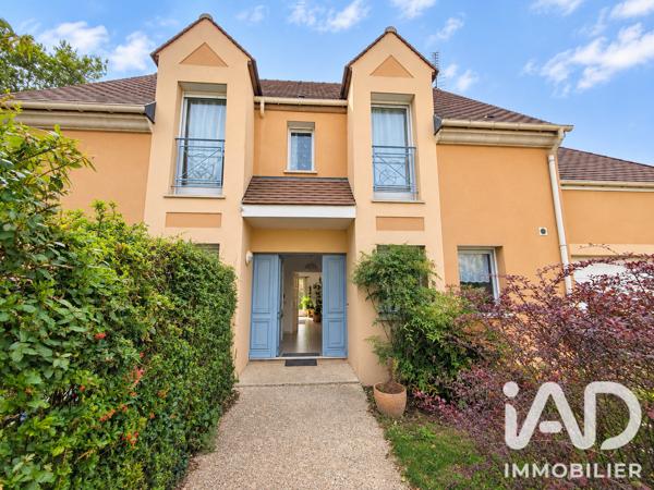 Maison à vendre 7 pièces 156,24 m² Le Mesnil-Saint-Denis