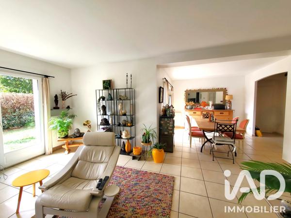 Maison à vendre 7 pièces 156,24 m² Le Mesnil-Saint-Denis