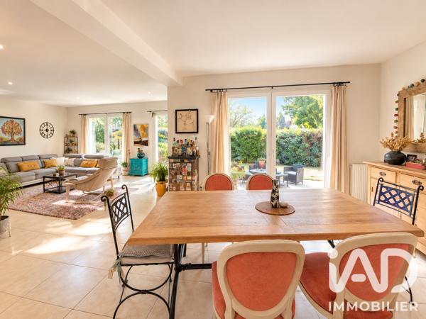 Maison à vendre 7 pièces 156,24 m² Le Mesnil-Saint-Denis