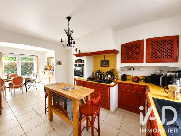 Maison à vendre 7 pièces 156,24 m² Le Mesnil-Saint-Denis