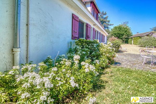 Le Chesnay centre ville - Maison 14 pièces 395.90 m² habitables sur parcelle de 2250 m² 1 720 000 € **  - Référence  28167