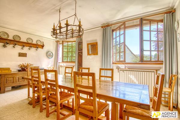 Le Chesnay centre ville - Maison 14 pièces 395.90 m² habitables sur parcelle de 2250 m² 1 720 000 € **  - Référence  28167