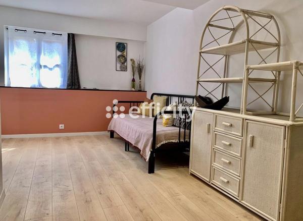 Immeuble 7 pièces - 120 m²