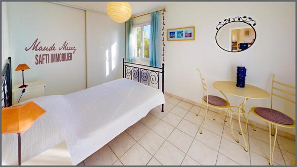 Vue époustoufflante à 180 ° - villa d'architecte aux volumes atypiques - garage - piscine et terrain de 2000 m2