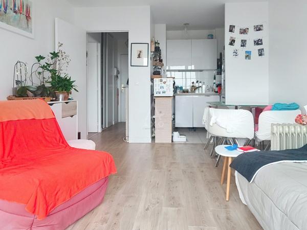 2 pièces lumineux avec terrasse et box  Villejuif