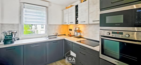 EYSINES CANTINOLLE - Bel appartement T4 de 82 m² avec terrasse 11 m² + 1 place de parking