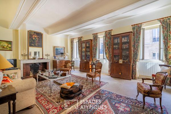 Dernier étage au caractère affirmé – Rue Sainte