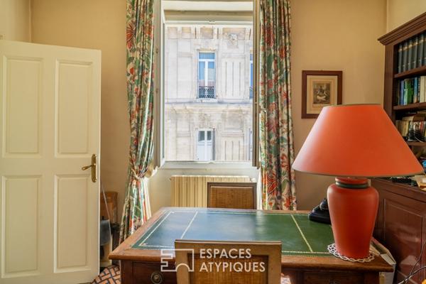 Dernier étage au caractère affirmé – Rue Sainte