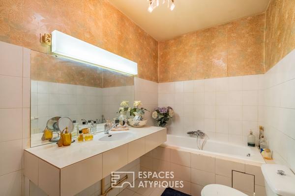 Dernier étage au caractère affirmé – Rue Sainte