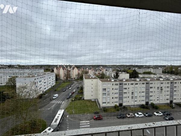 A VENDRE - APPARTEMENT T3 - LAVAL