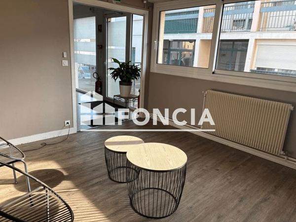 Location Local commercial 1 pièce 16.8 m² - 56 RUE DE LA CONVENTION Vienne 38200