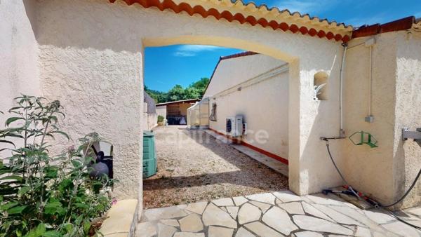 Maison à vendre 5 pièces GAREOULT (83)
