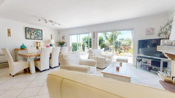 Maison à vendre 5 pièces GAREOULT (83)