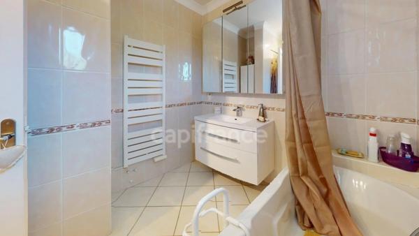 Maison à vendre 5 pièces GAREOULT (83)