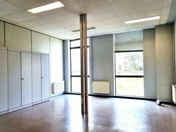 GRAND POITIERS - TECHNOPOLE DU FUTUROSCOPE BUREAUX A LOUER 49,51M² PROCHE ACCES ROUTIERS