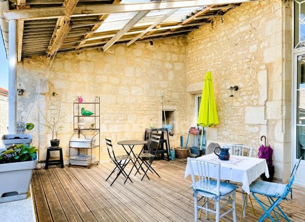 Immeuble de rapport mixte de 188 m² - Rentabilité attractive - Pons (17)
