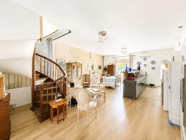 Immeuble de rapport mixte de 188 m² - Rentabilité attractive - Pons (17)