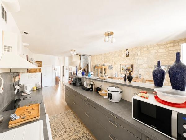 Immeuble de rapport mixte de 188 m² - Rentabilité attractive - Pons (17)