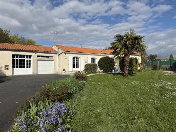 Salles-sur-Mer (17220) Maison de plain-pied 3 chambres avec terrain de 3 600 m² à Salles-sur-Mer