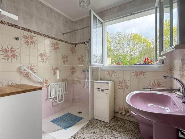 Salles-sur-Mer (17220) Maison de plain-pied 3 chambres avec terrain de 3 600 m² à Salles-sur-Mer