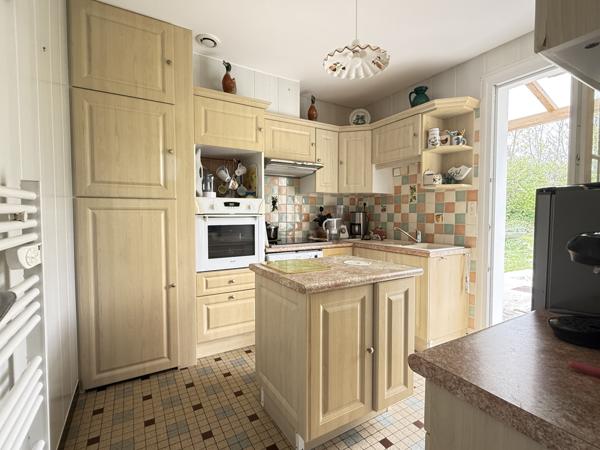 Salles-sur-Mer (17220) Maison de plain-pied 3 chambres avec terrain de 3 600 m² à Salles-sur-Mer