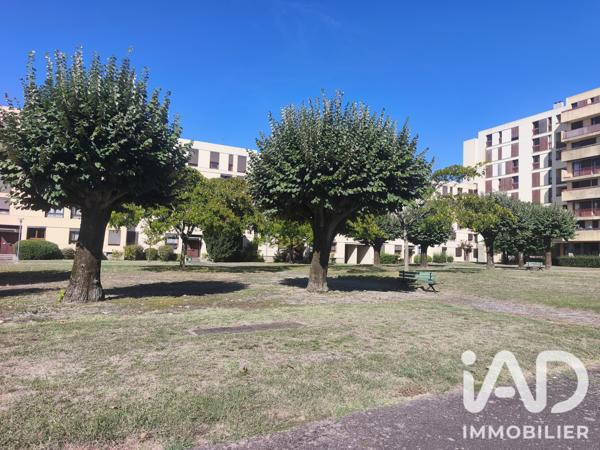 Location appartement 3 pièces 67 m² Tarbes