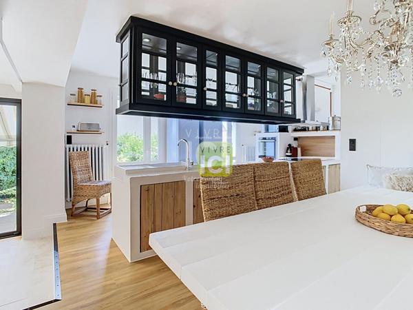 Maison rénovée atypique avec dépendance Cholet