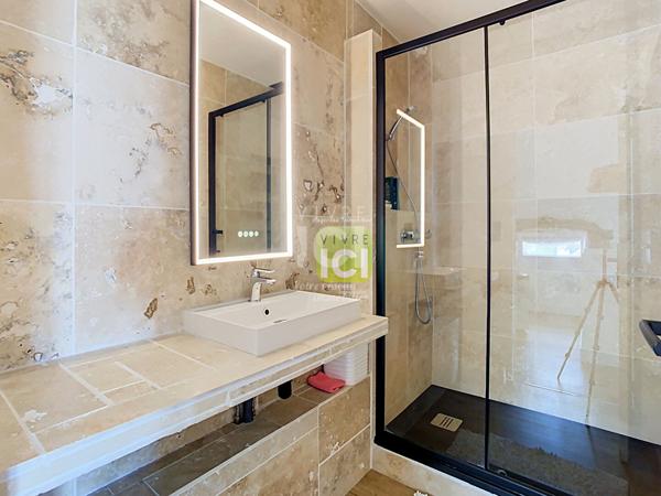Maison rénovée atypique avec dépendance Cholet