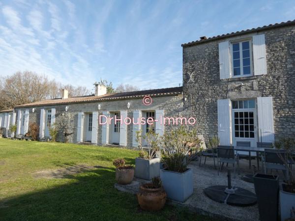 Maison à vendre 10 pièces de 300 m²