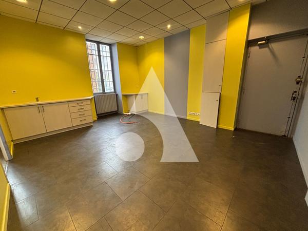 Local commercial 4 pièces 105.93 m2