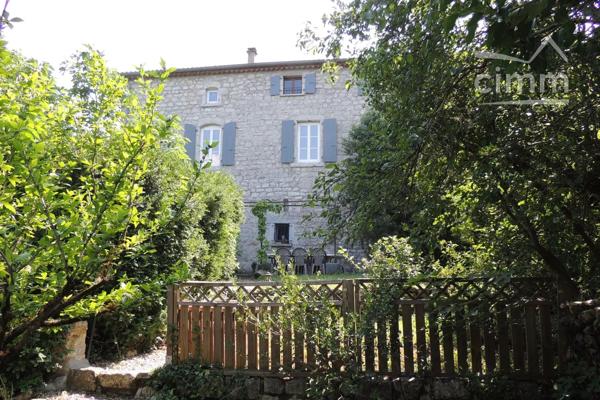 SAINT-ALBAN-AURIOLLES à 10 mn de Ruoms et 20 mn de Vallon-Pont-d'Arc.