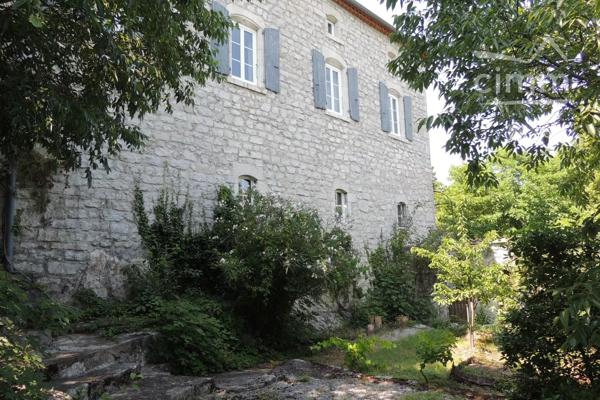SAINT-ALBAN-AURIOLLES à 10 mn de Ruoms et 20 mn de Vallon-Pont-d'Arc.
