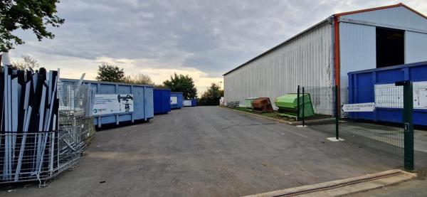 Local D’activité 250m² – St christophe du bois